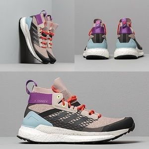 Adidas Terrex Free Hiker 2 Gore-Tex Hiking Shoe in Light Brown Carbon